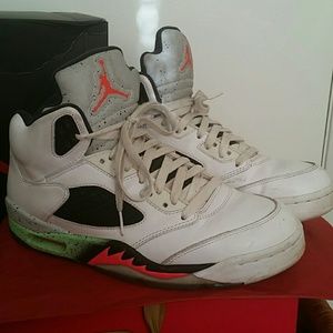 Preloved Air Jordan Retro 5 size 9 Mens!